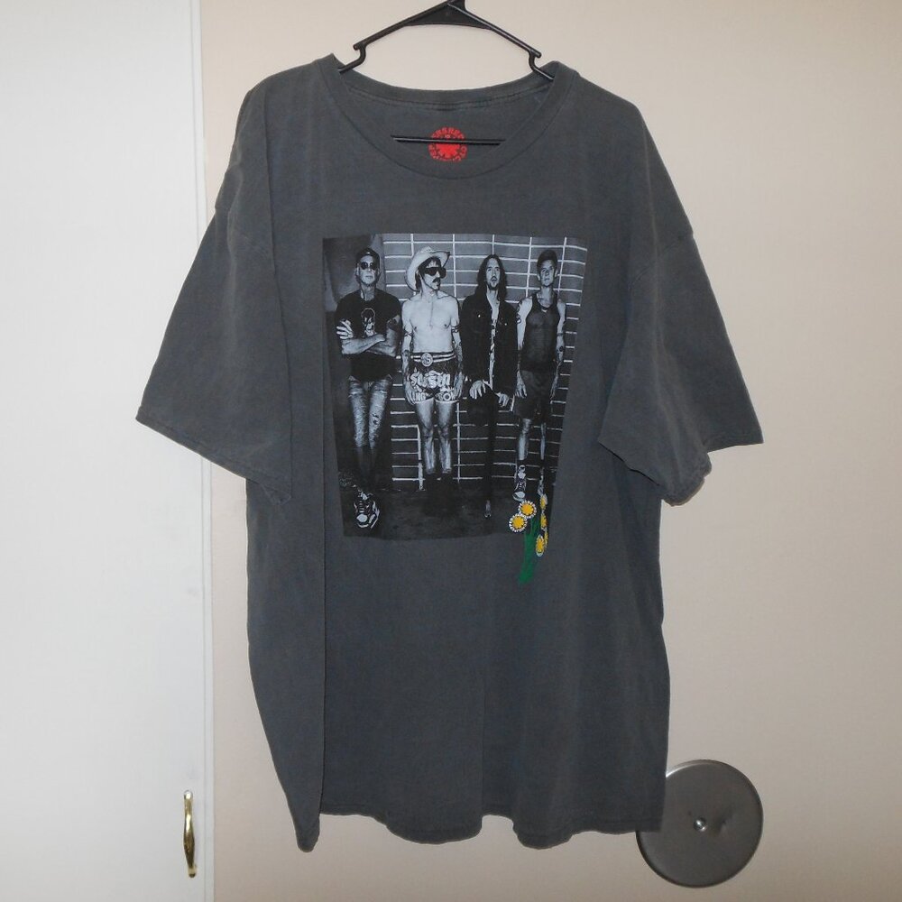 Red Hot Chilli Peppers tshirt floral unlimitrd love tour 2x